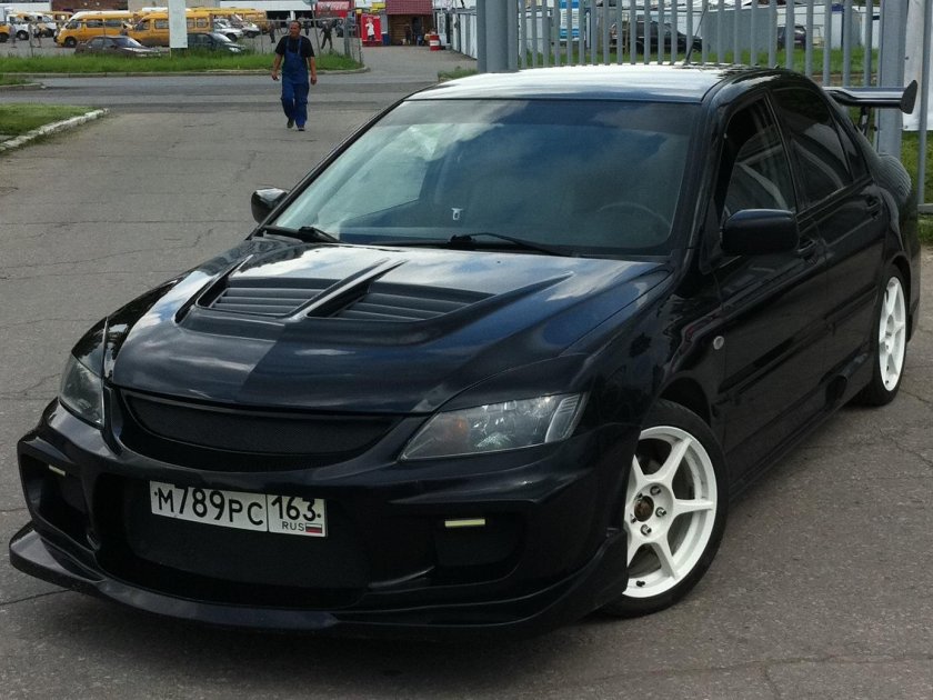 Mitsubishi Lancer 9