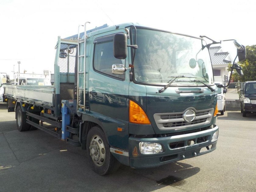 Грузовик hino