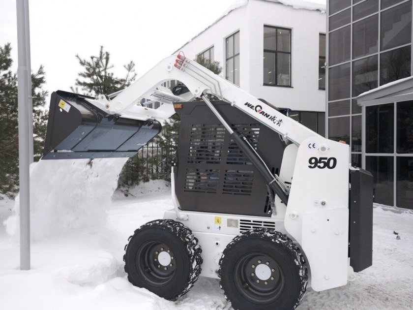 Фронтальный мини погрузчик