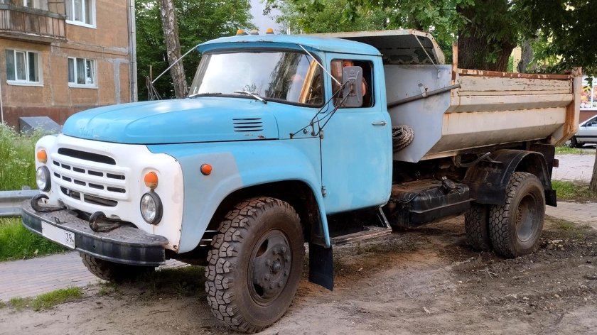 Самосвал зил