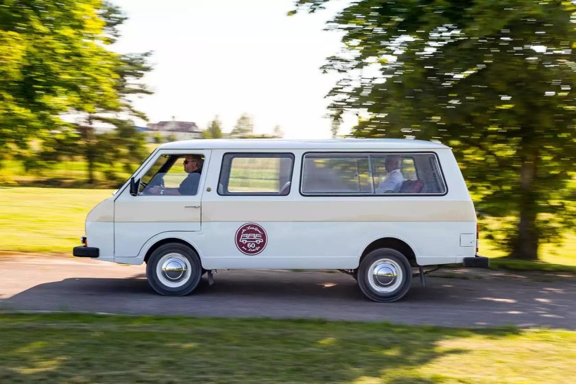 Раф 2203 микроавтобус