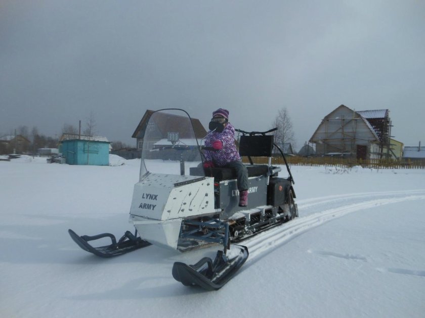 Ветровое стекло на модуль толкач мотобуксировщика