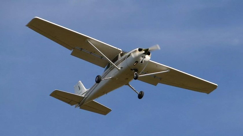 Одномоторный самолет Cessna