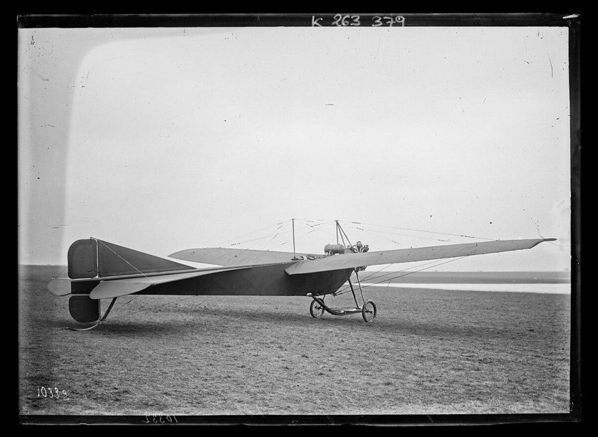 Первые самолеты