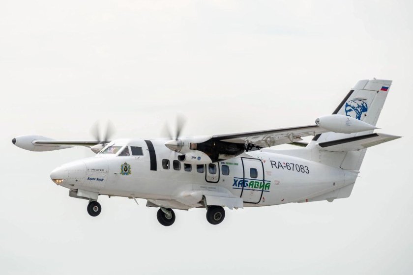 Самолет двухмоторный