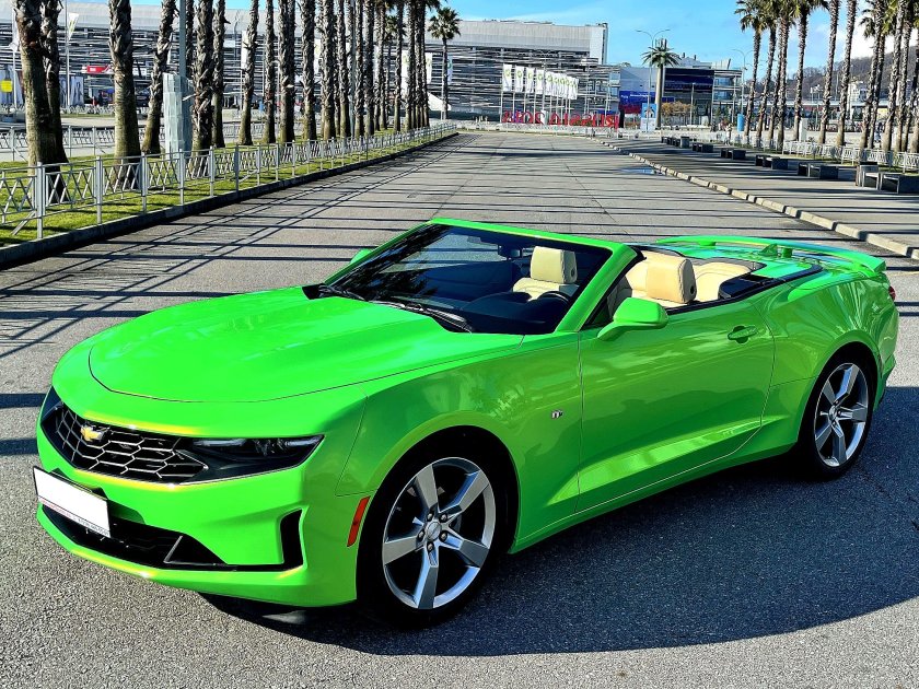 Шевроле Камаро салатовая