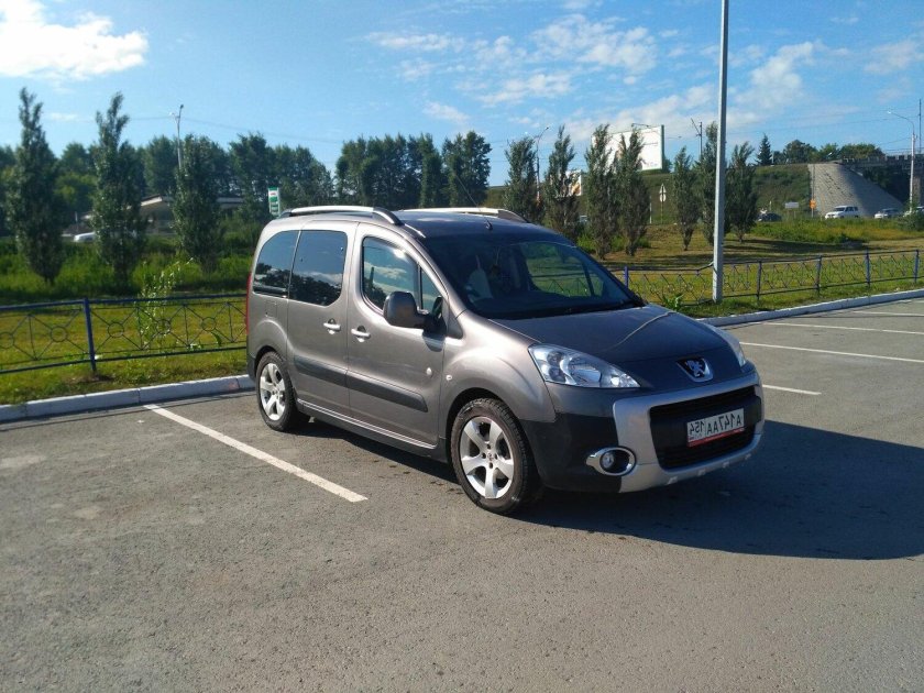 Пежо партнер 2023