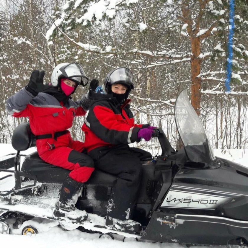 Покататься на снегоходах