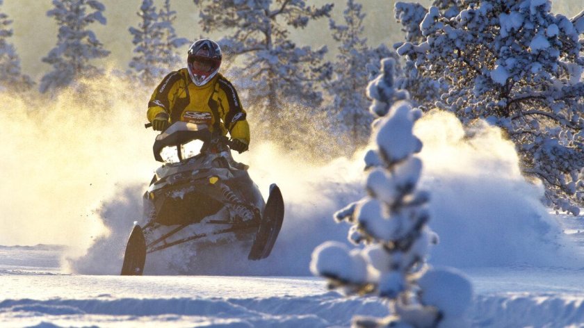 Снегоход зимой