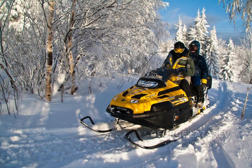 Катание на снегоходе