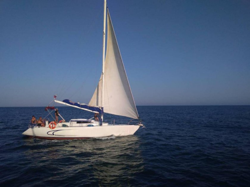 Яхта парусная