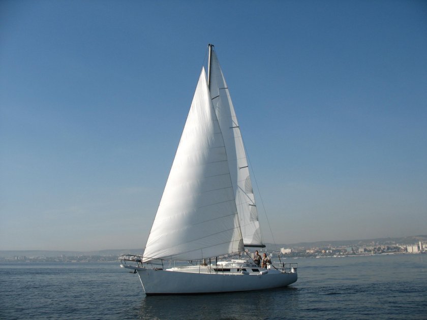 Парусная яхта
