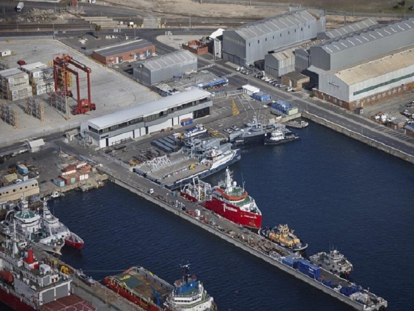 Судостроительная верфь