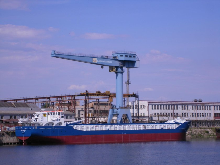 Комарно Словакия верфь