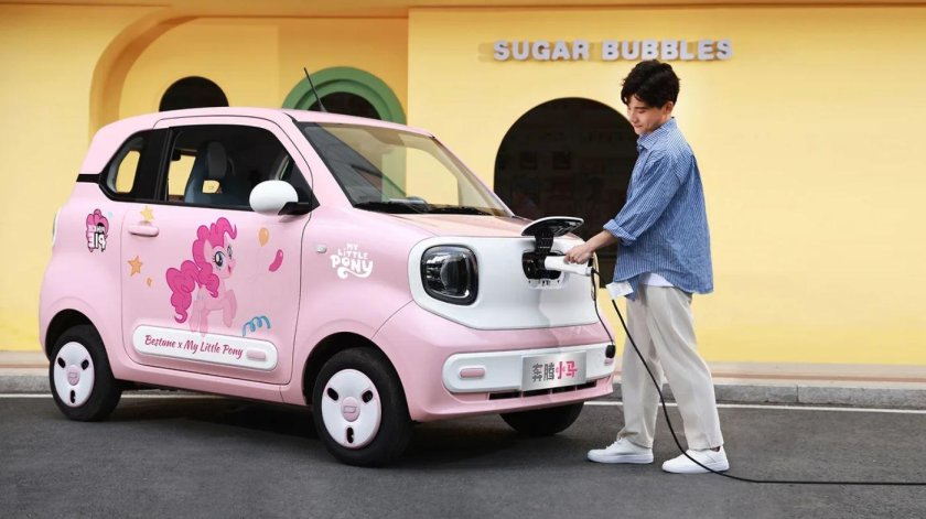 Электромобиль маленький