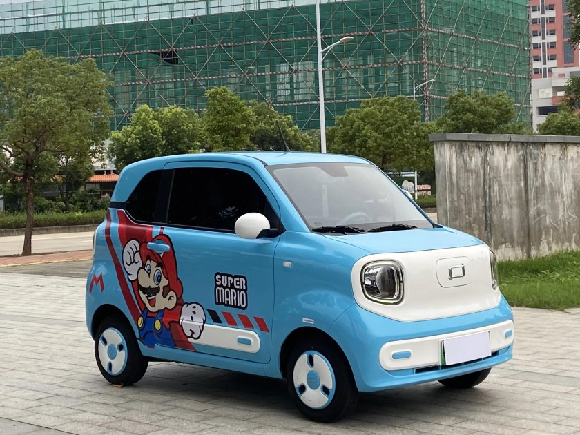 Электромобиль маленький