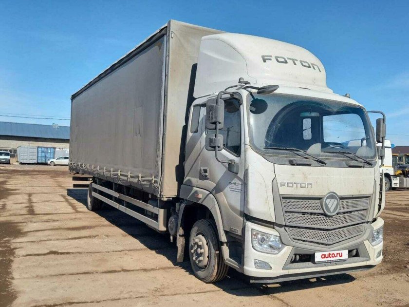 Тентованный грузовик