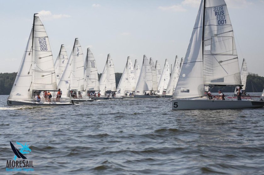 Парусная яхта ракета 610