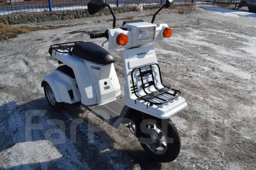 Трёхколёсный скутер Honda Gyro