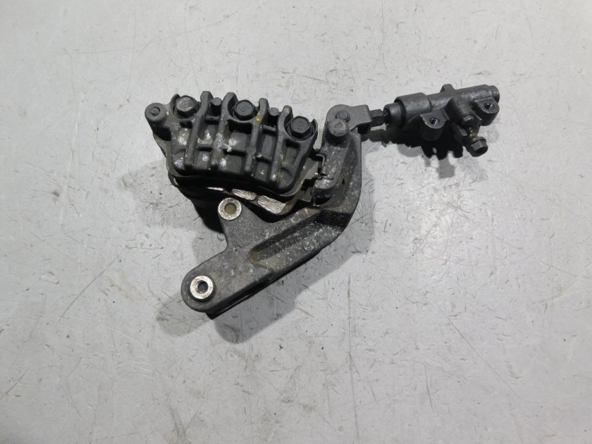 Кронштейн передних суппортов Honda cbr1100xx