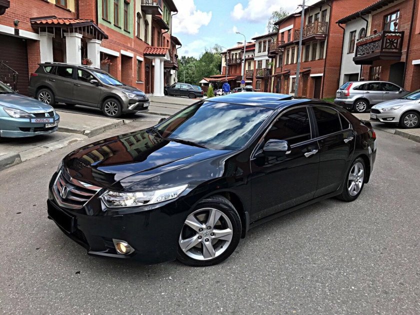 Хонда Аккорд 8 черный