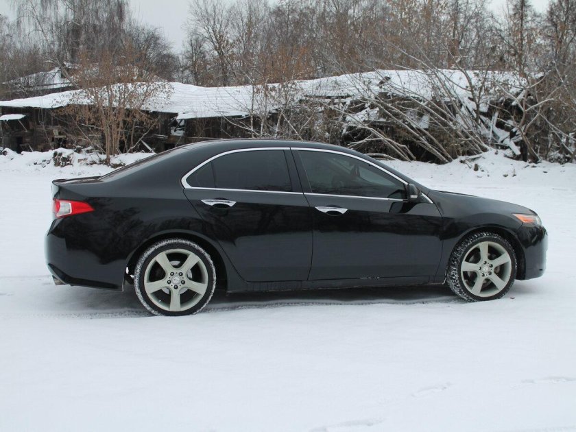 Хонда Аккорд 2008 года черная