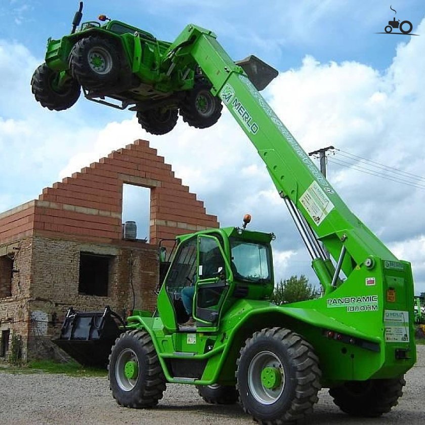 Погрузчик телескопический Merlo Panoramic 02мс1568