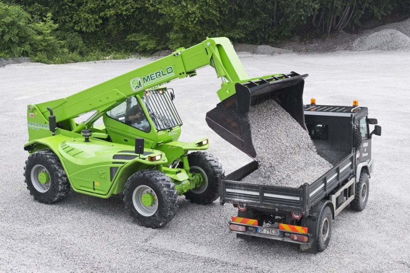 Погрузчик телескопический Merlo Roto