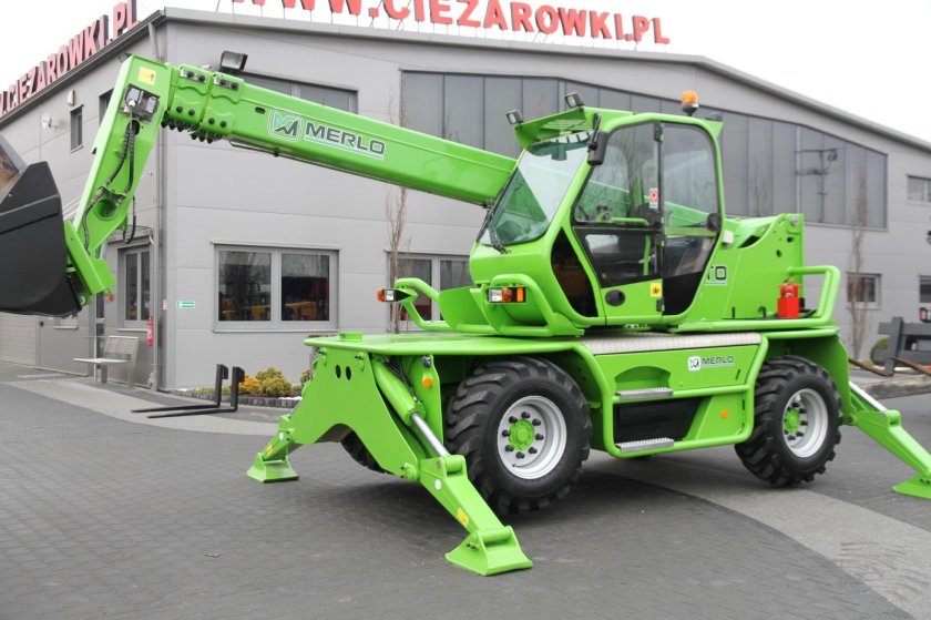Погрузчик телескопический Merlo Roto