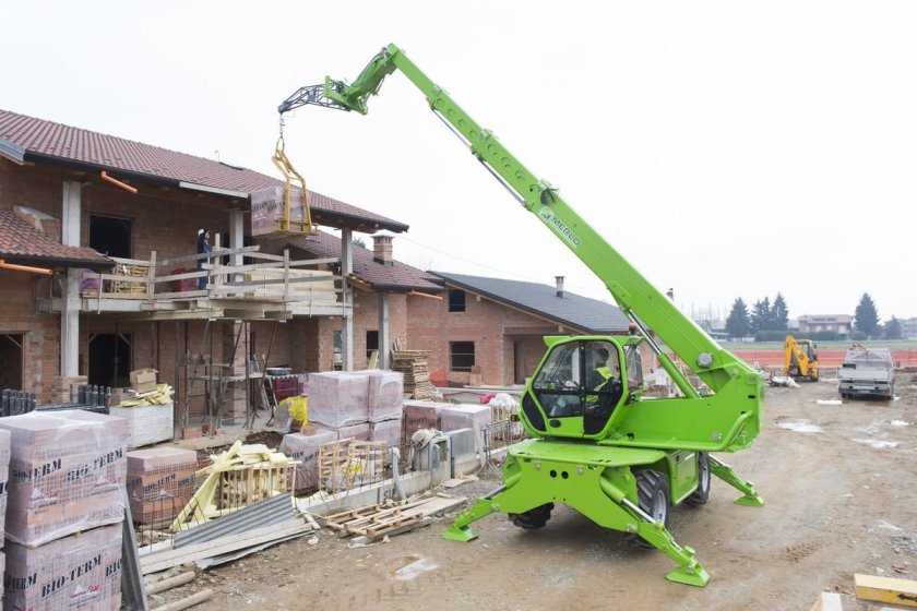 Телескопический погрузчик Merlo Roto 40.16