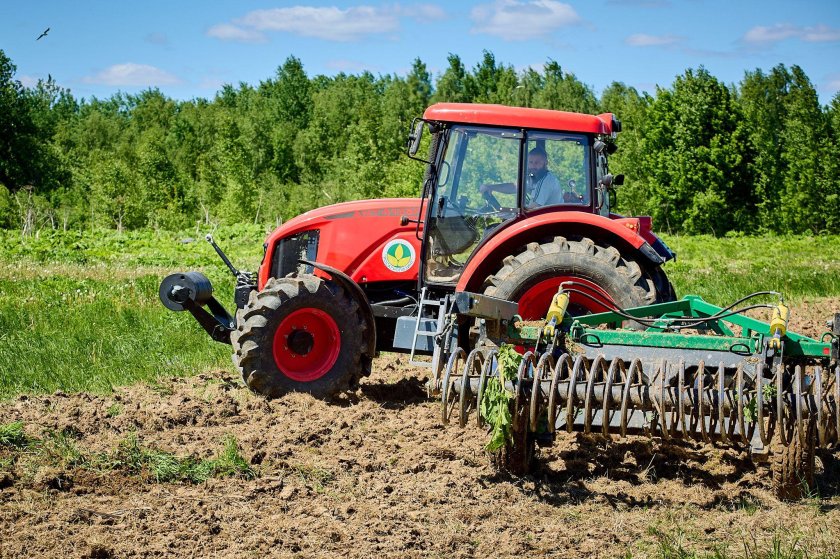 Трактор ант 4135