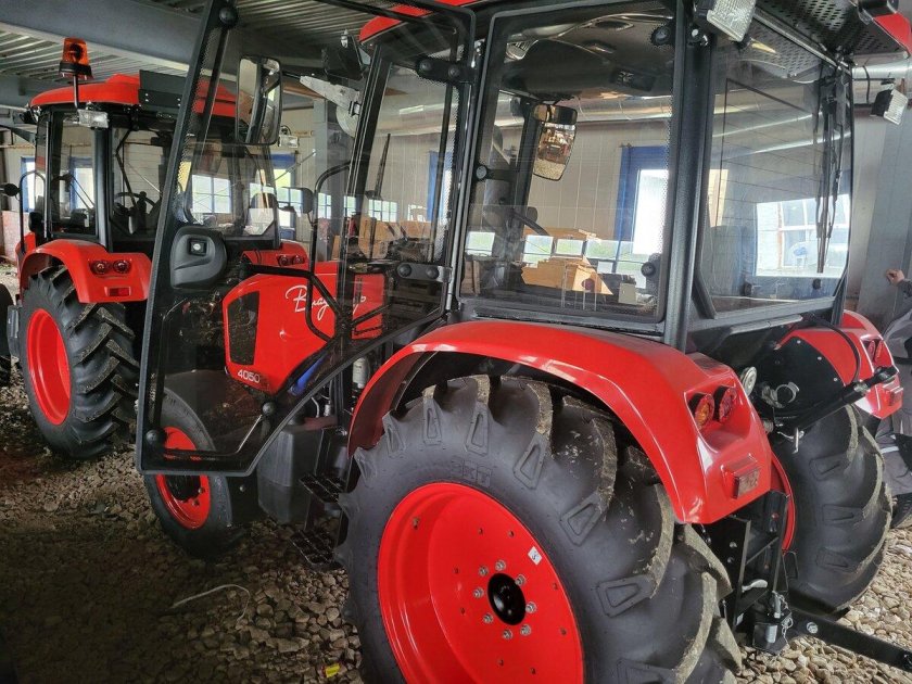 Колесный трактор