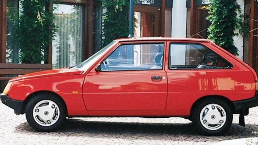 ЗАЗ 1102 Таврия седан