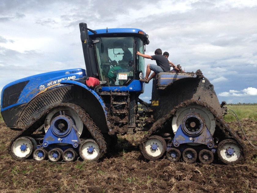 Трактора гусеничные Нью Холланд