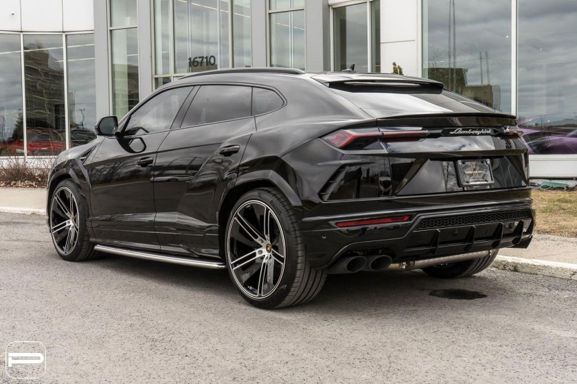 Lamborghini Urus Black Matte
