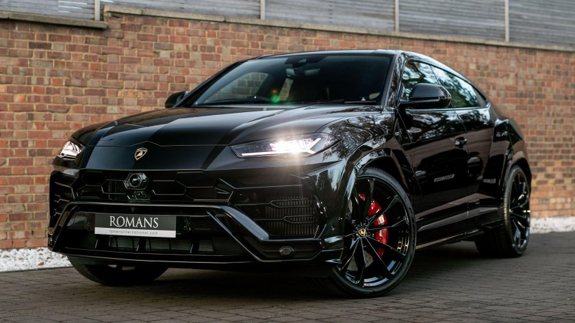 Lamborghini Urus Black