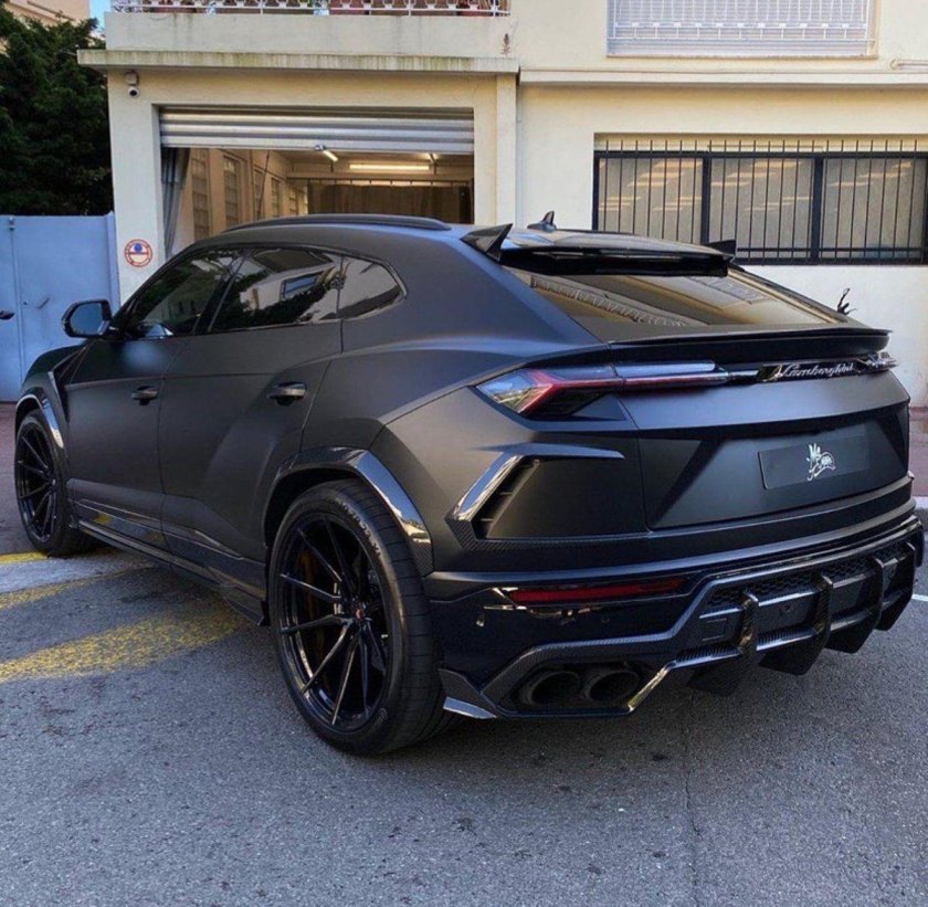 Lamborghini Urus Black Matte
