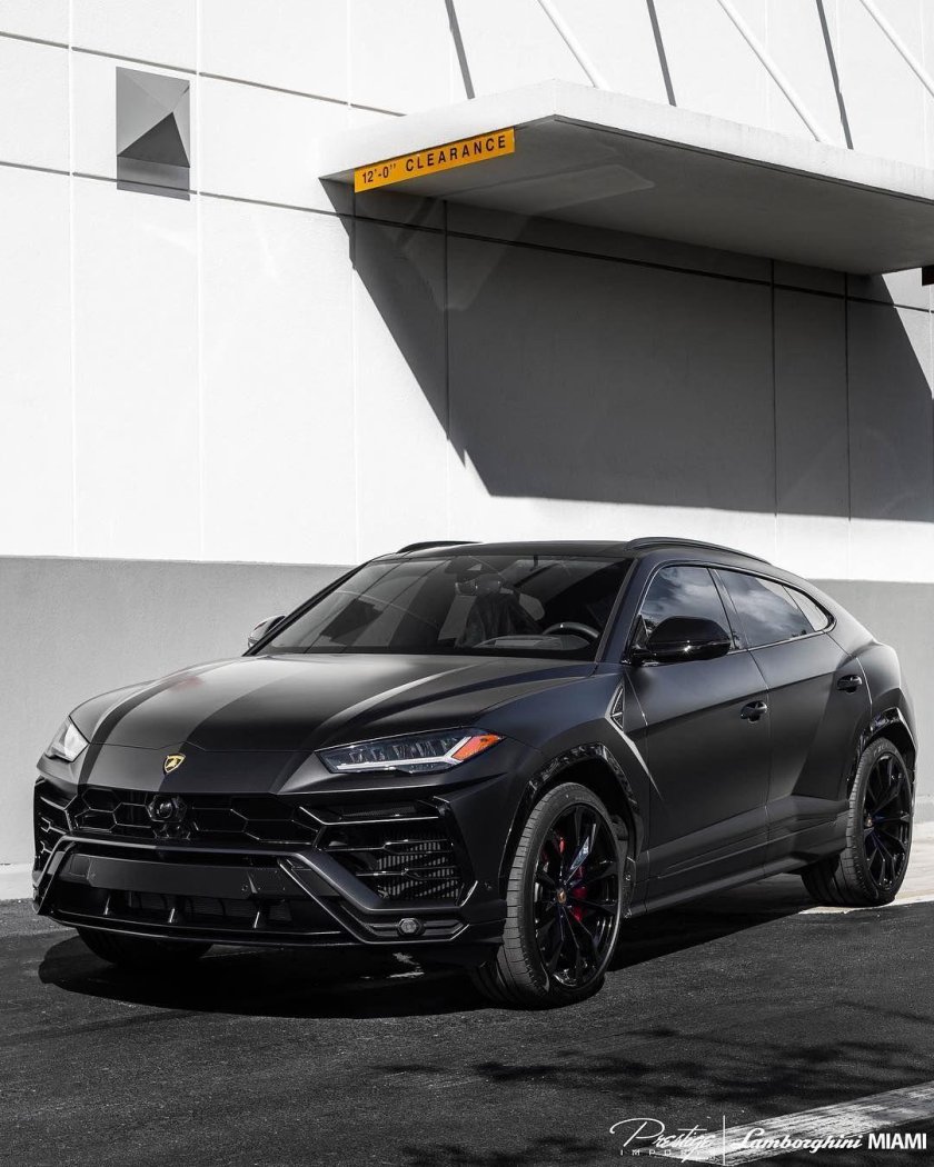 Lamborghini Urus 2021 Black Matte