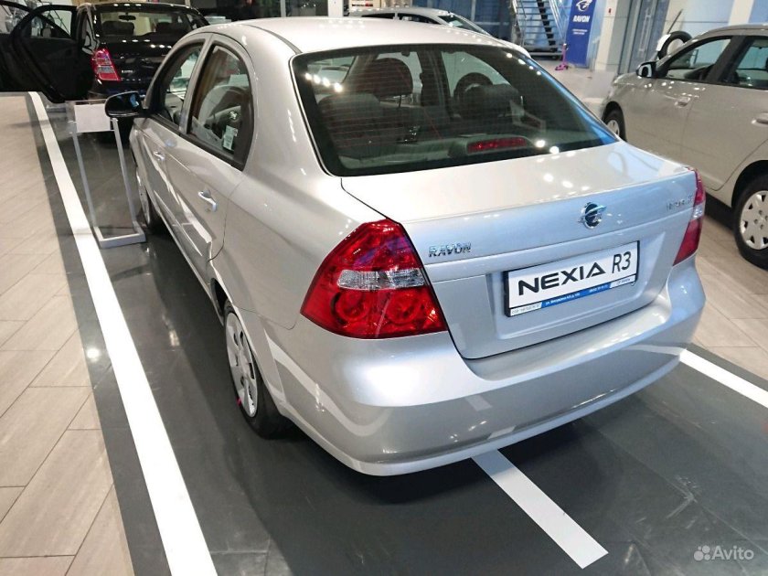 Равон Нексия зад