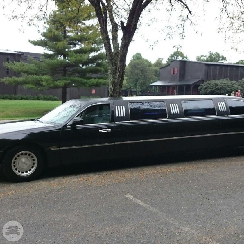 Линкольн лимузин 2021