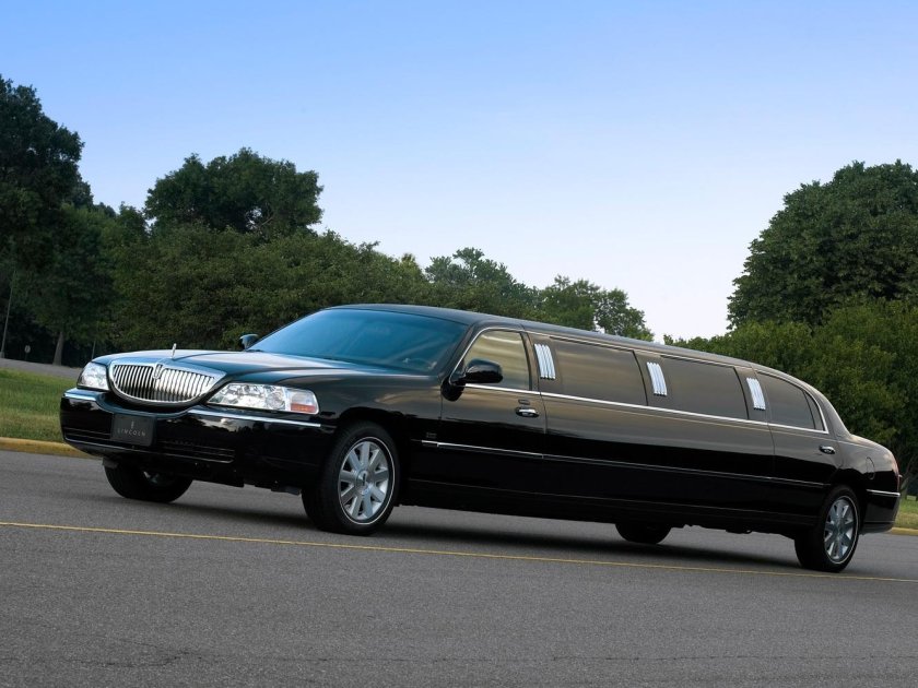 Линкальнтаункар лимузин