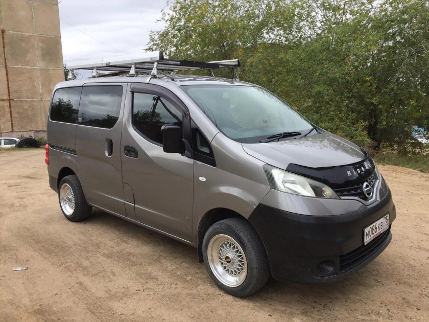 Nissan nv200