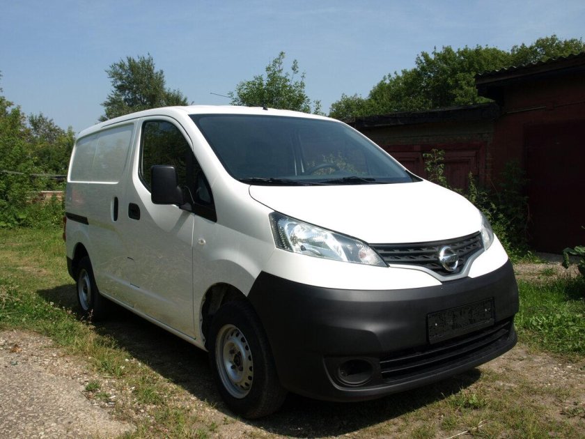 Ниссан нв200 цельнометаллический