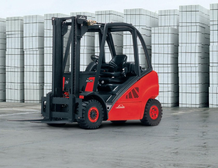 Погрузчик вилочный Линде