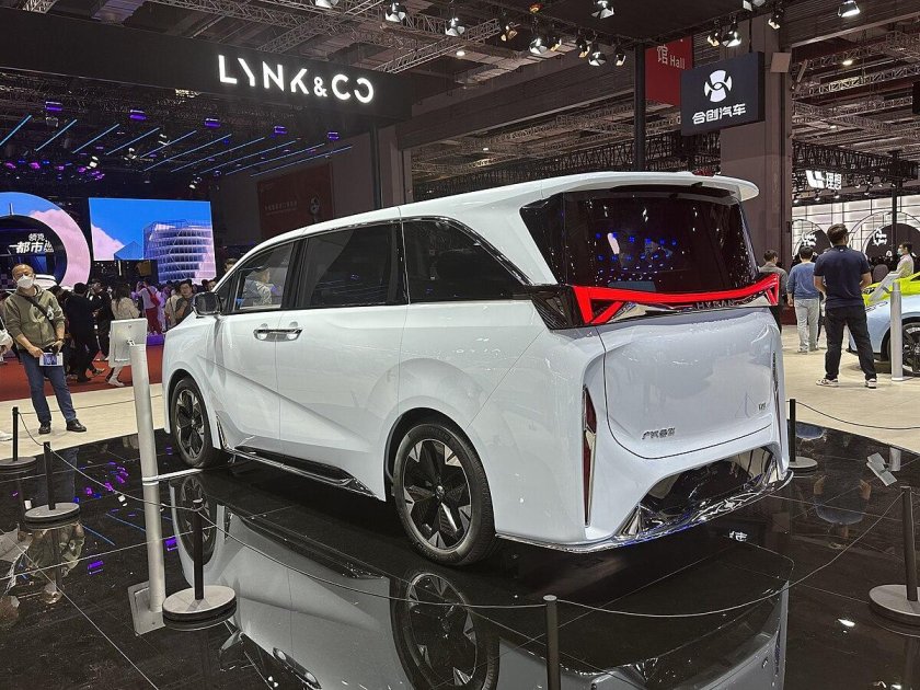 Электрический минивэн