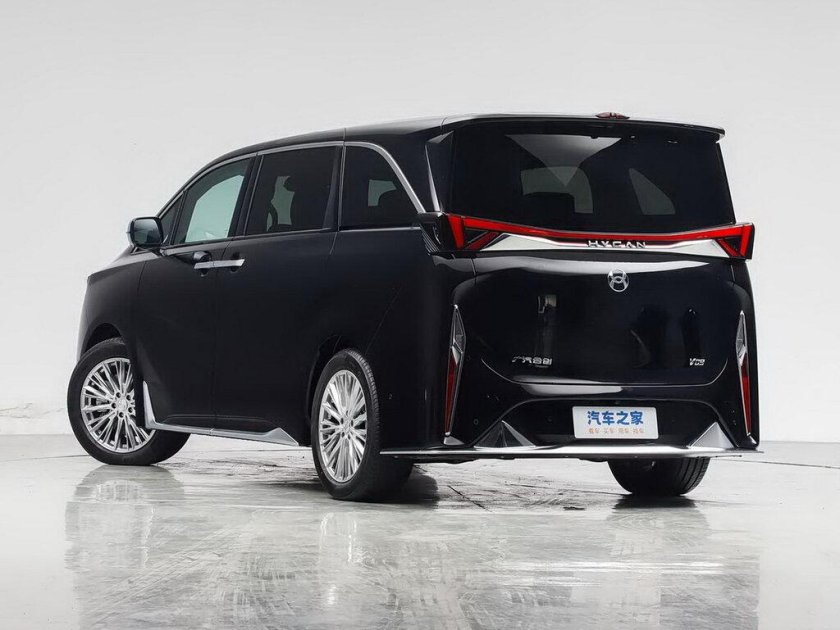 Китайский минивэн 2023