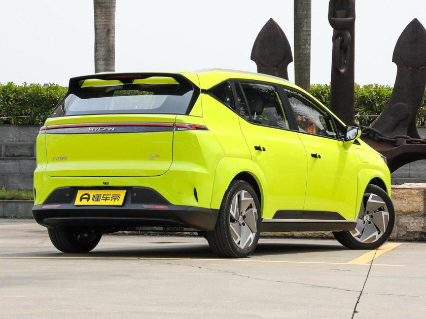 Китайская электромобиль