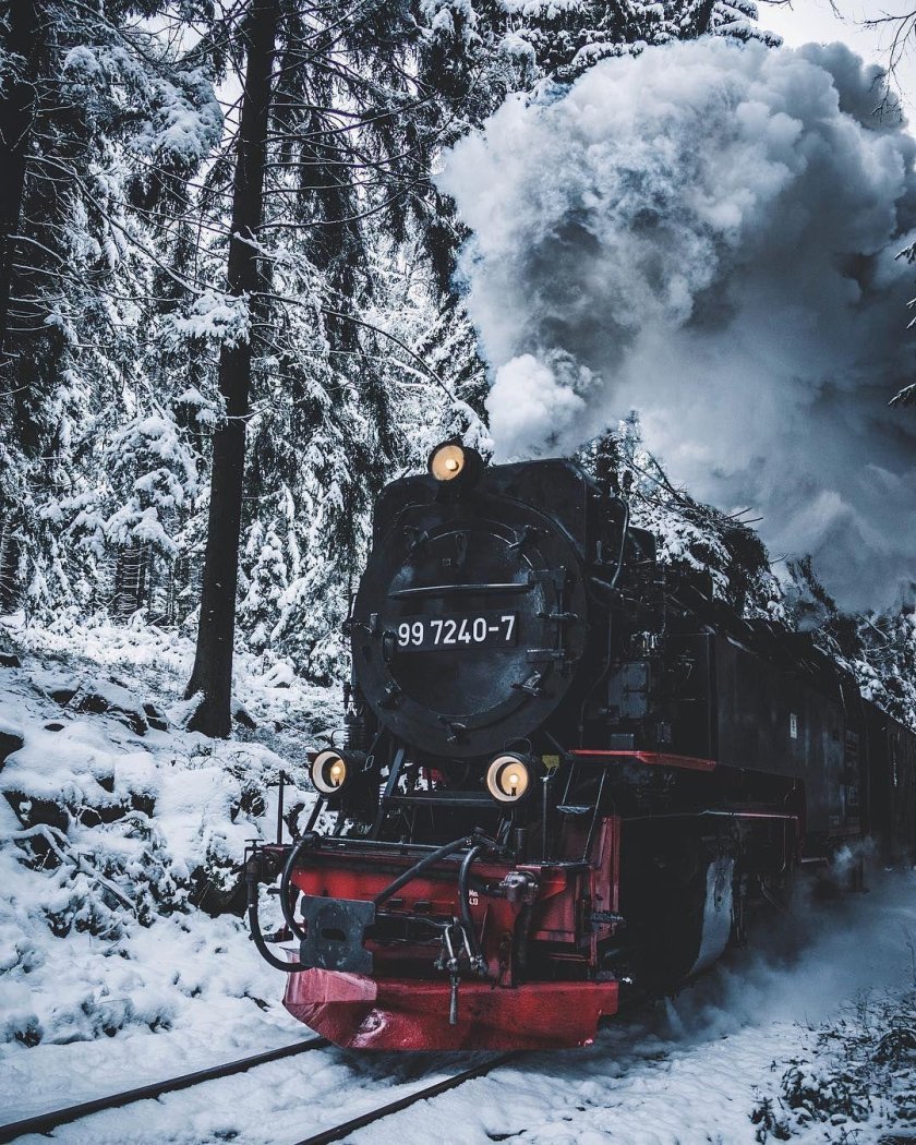 Поезд Хогвартс экспресс зима