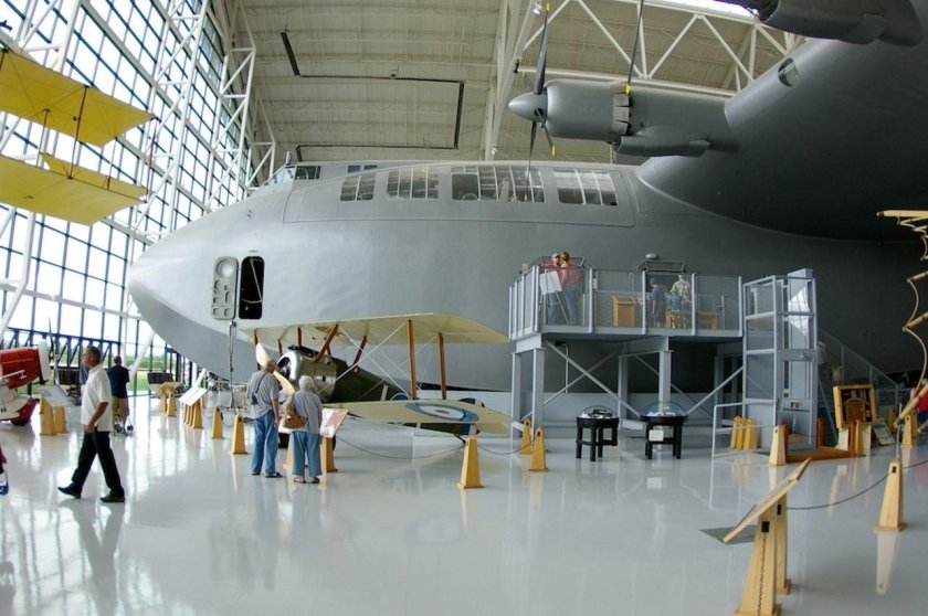 Hughes h-4 Spruce Goose