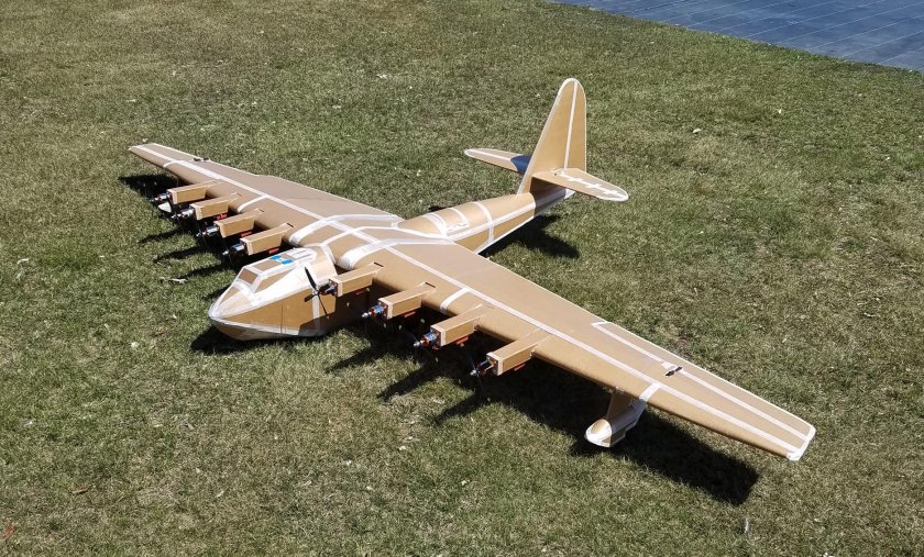 Hughes h-4 Spruce Goose